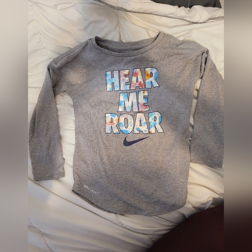 Nike girls kids shirt new